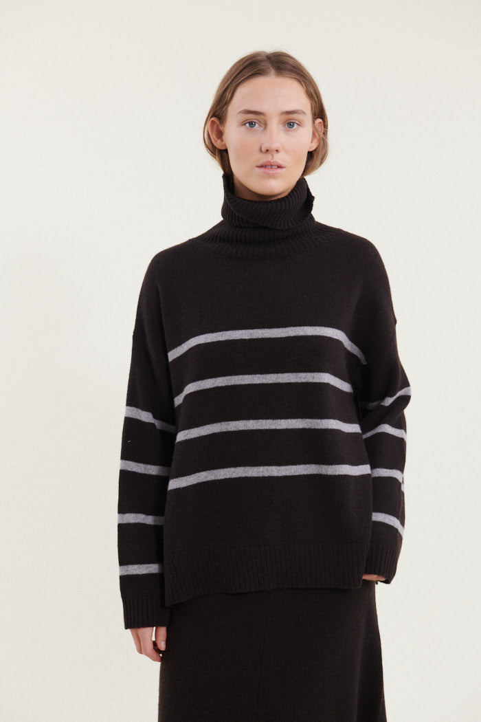 Basic Apparel Lise Short T-Neck Sweaters 744 Chocolate torte / grey melange